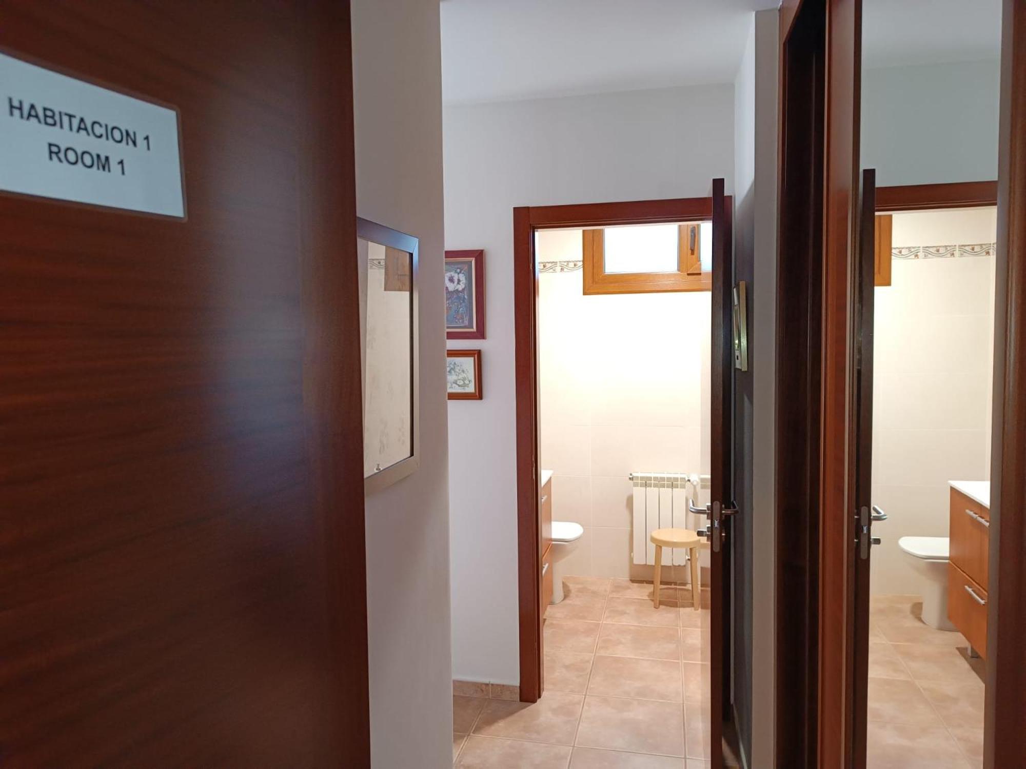 Rooms Peregrinos B Casa Alicia Rosal Exteriör bild